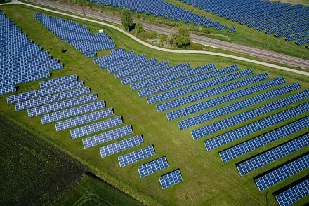 Renewables avoided spending almost US$500 billion on fossil fuels in 2025