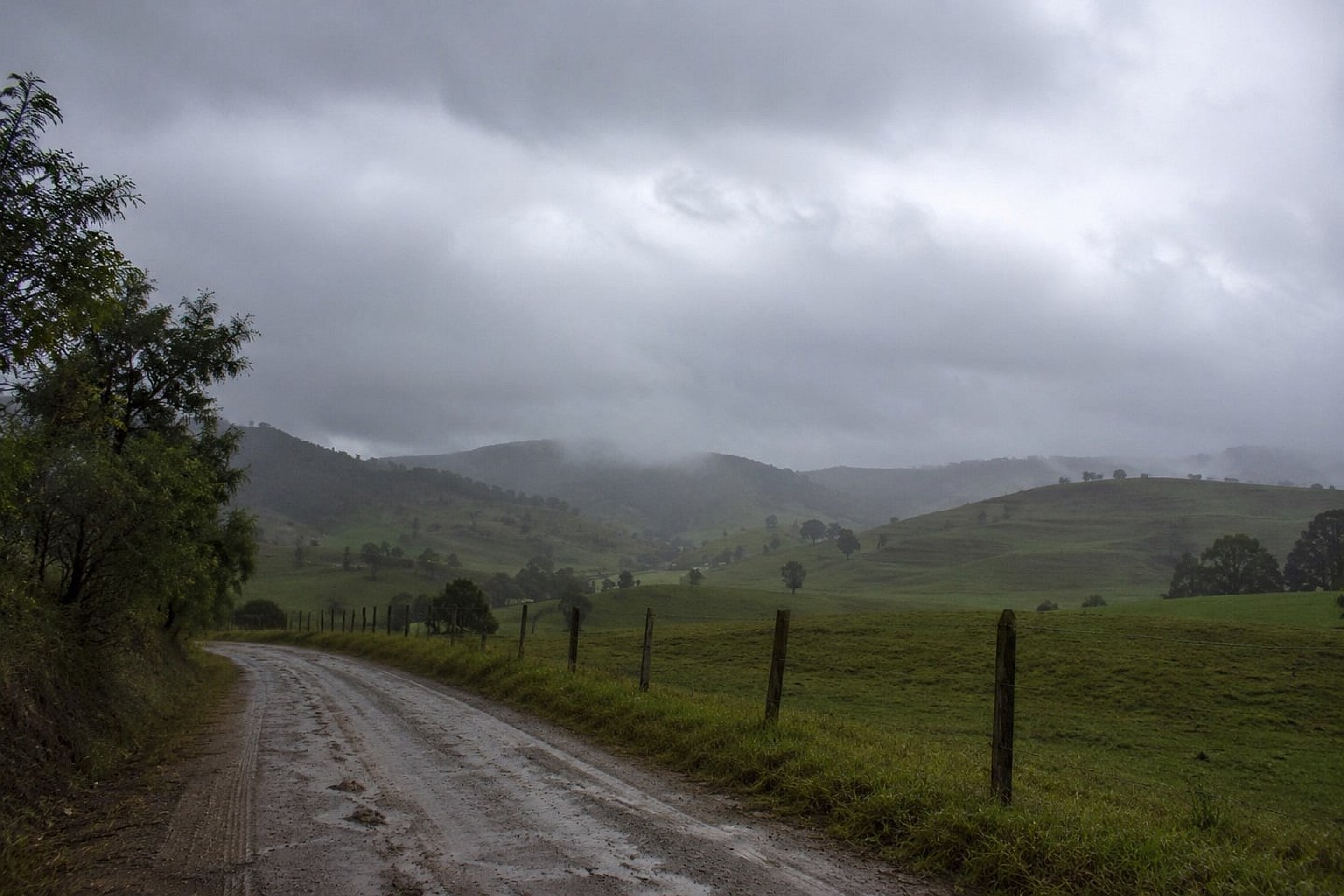 Chegada de nova frente fria no fim de semana derruba temperaturas e traz chuva forte para parte do país