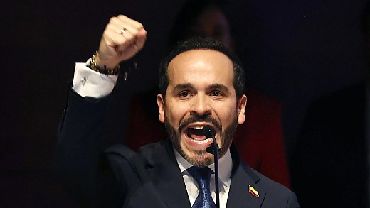 Presidente eleito da Colômbia anuncia fechamento de 14 embaixadas