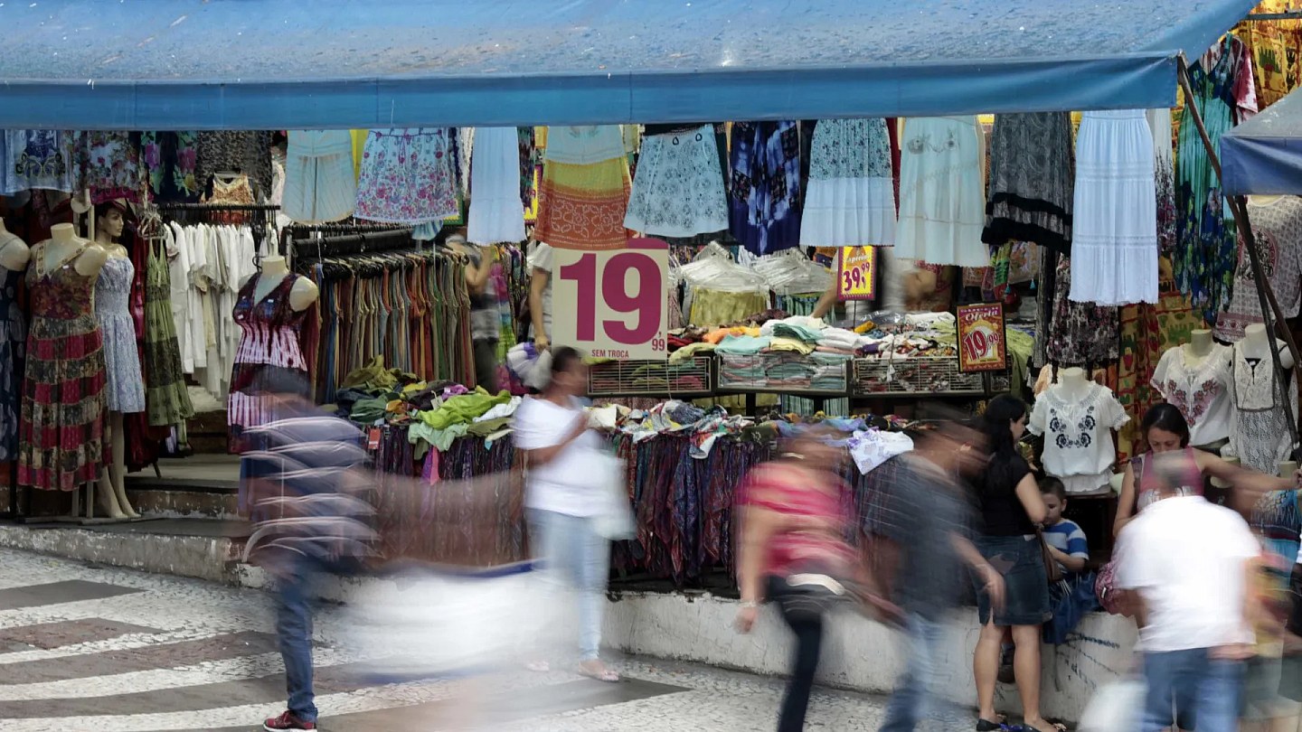 Economists cut inflation forecast for the third week in a row