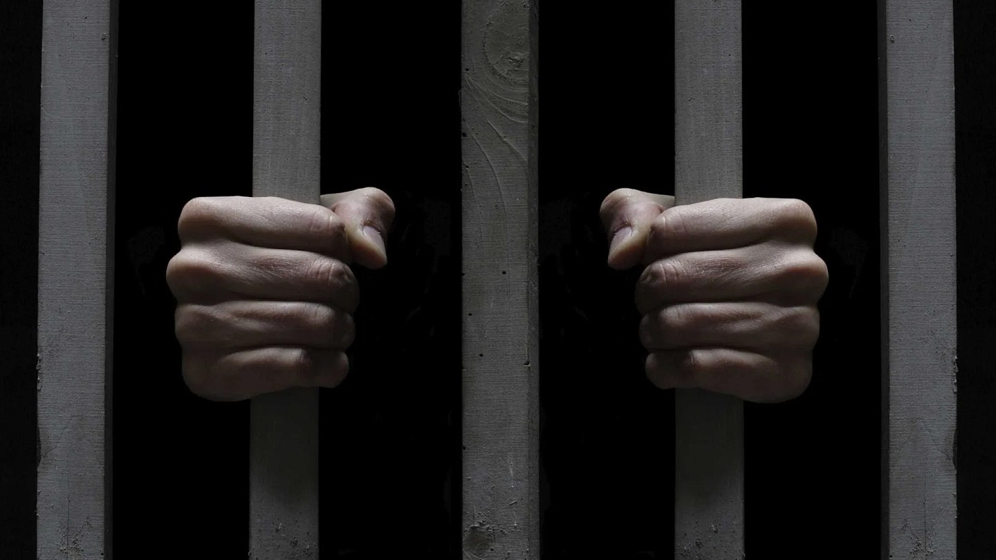 Mother arrested on suspicion of trying to kill her 4-year-old daughter during "ritual"