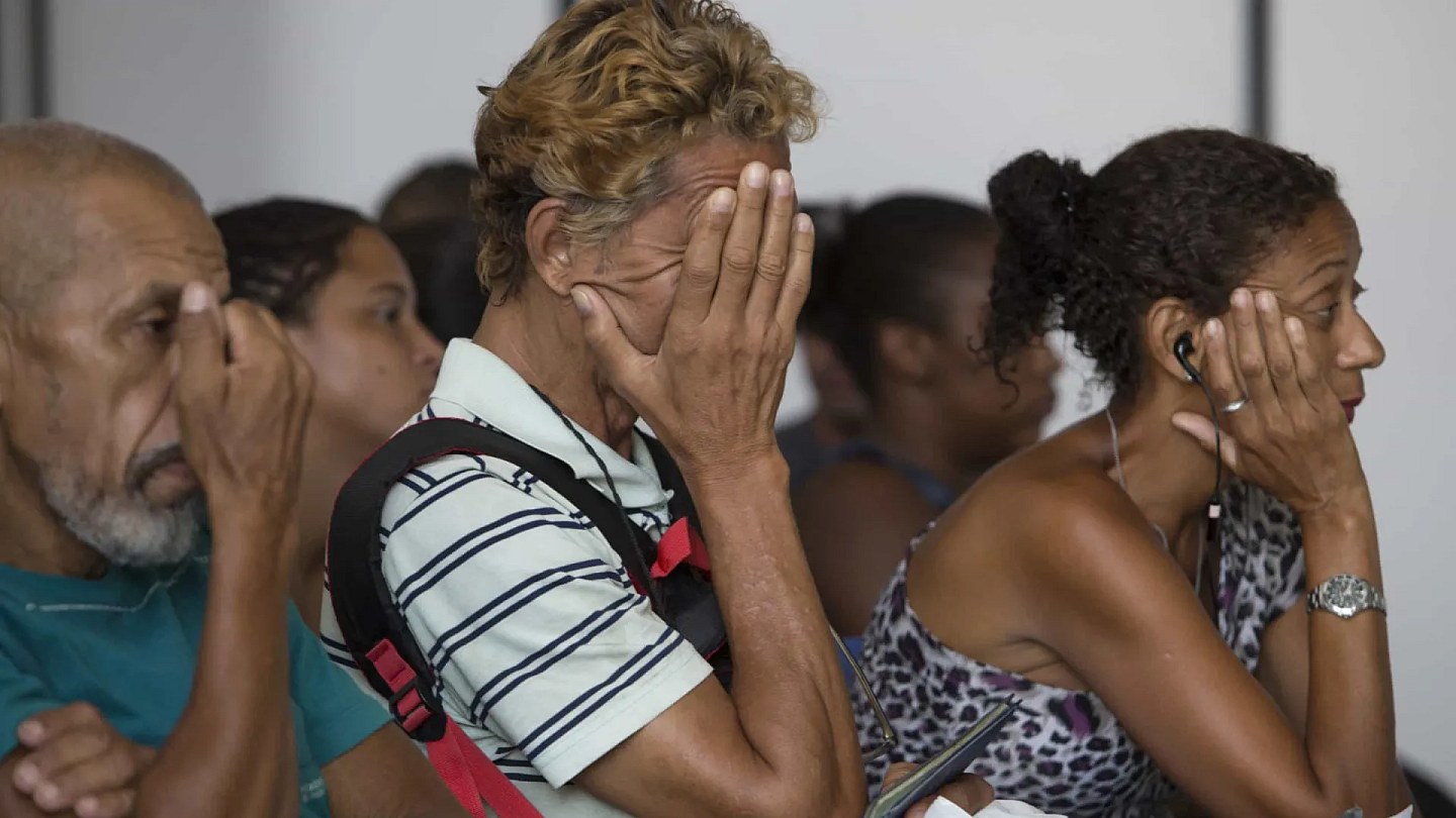 Workers born in September and October receive salary bonus