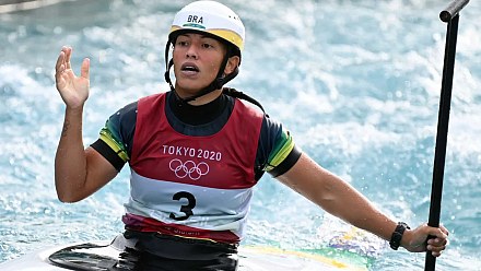 Ana Satila is disqualified from the World Cup final and the confederation protests