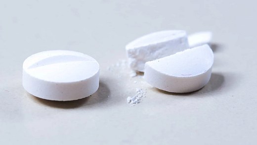 Can you cut a pill in half? See when the practice can bring risks