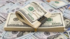Stock exchange and dollar retreat with oil and US tariffs on Brazil on the radar