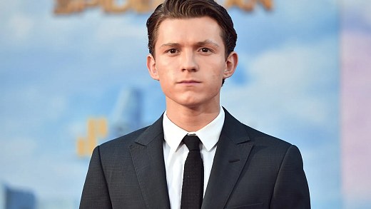 Tom Holland diz que se arrepende de promover filmes que considerava ruins