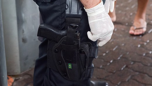 Seis policiais são denunciados sob acusação de matar guia de turismo em Caraíva (BA)