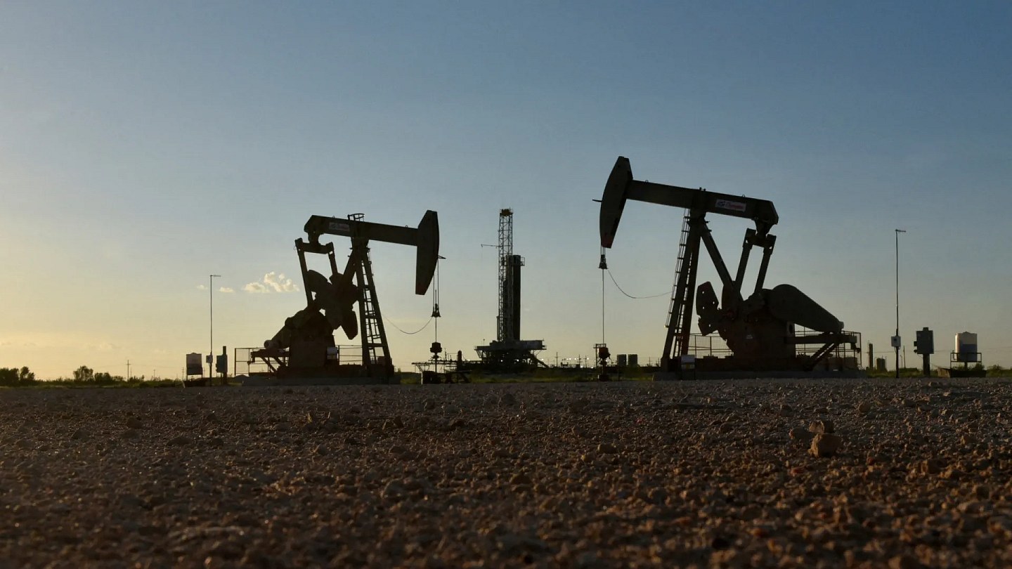 Petróleo sobe mais de 5% e aumenta US$ 10 em dois dias com acirramento do conflito no Irã