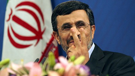 Ahmadinejad's office denies the existence of an Israeli plan to return him to power in Iran