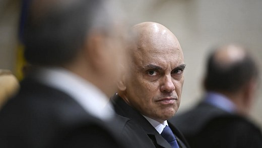 Moraes dá 10 dias para PF ouvir Flávio em caso de calúnia contra Lula