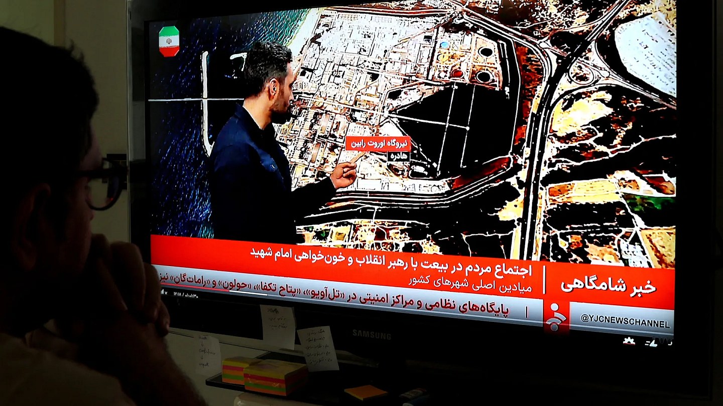 Iran admits negotiating after returning US attacks