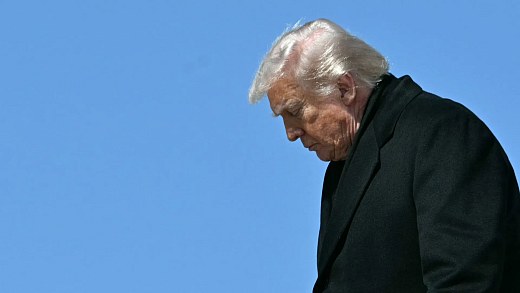 Trump anuncia novo bloqueio, pedágio em Hormuz e ataque a bunker nuclear no Irã