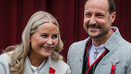 Haakon clarifies Mette-Marit's health status: "Long way"
