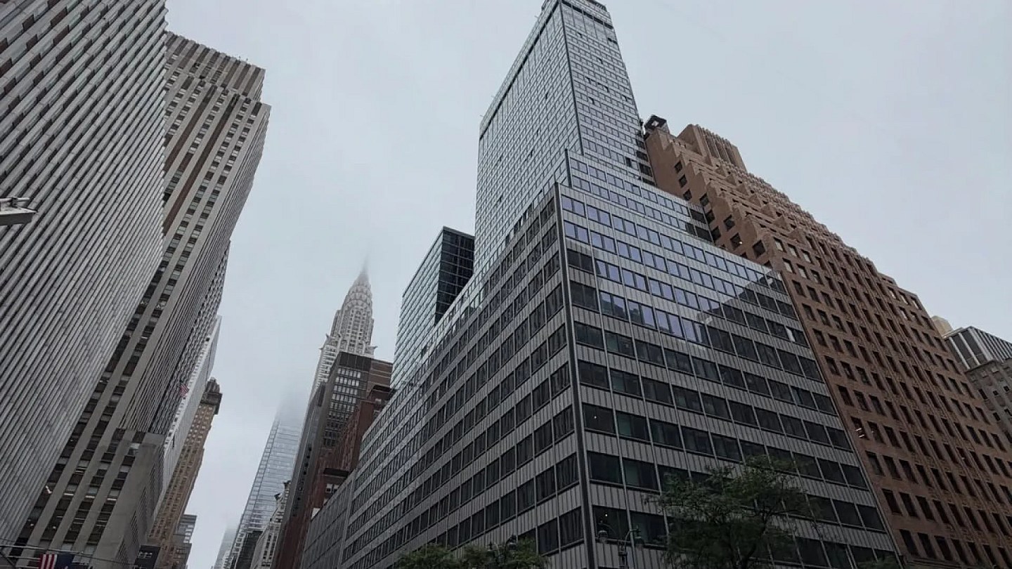 Prédio de 37 andares é evacuado por risco de colapso em Nova York; veja