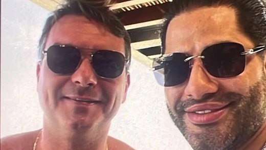Photo with 'Vorcaro's henchman' creates a "big problem" for Flávio Bolsonaro