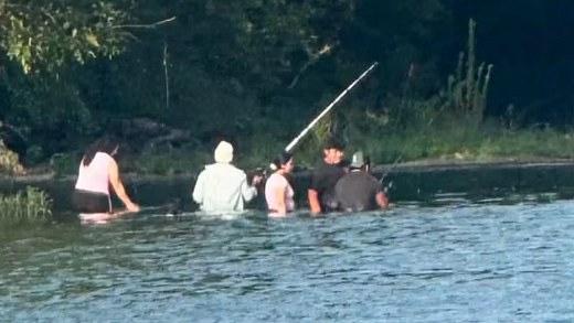 Pastor takes photo before death of 5 and regrets not warning them