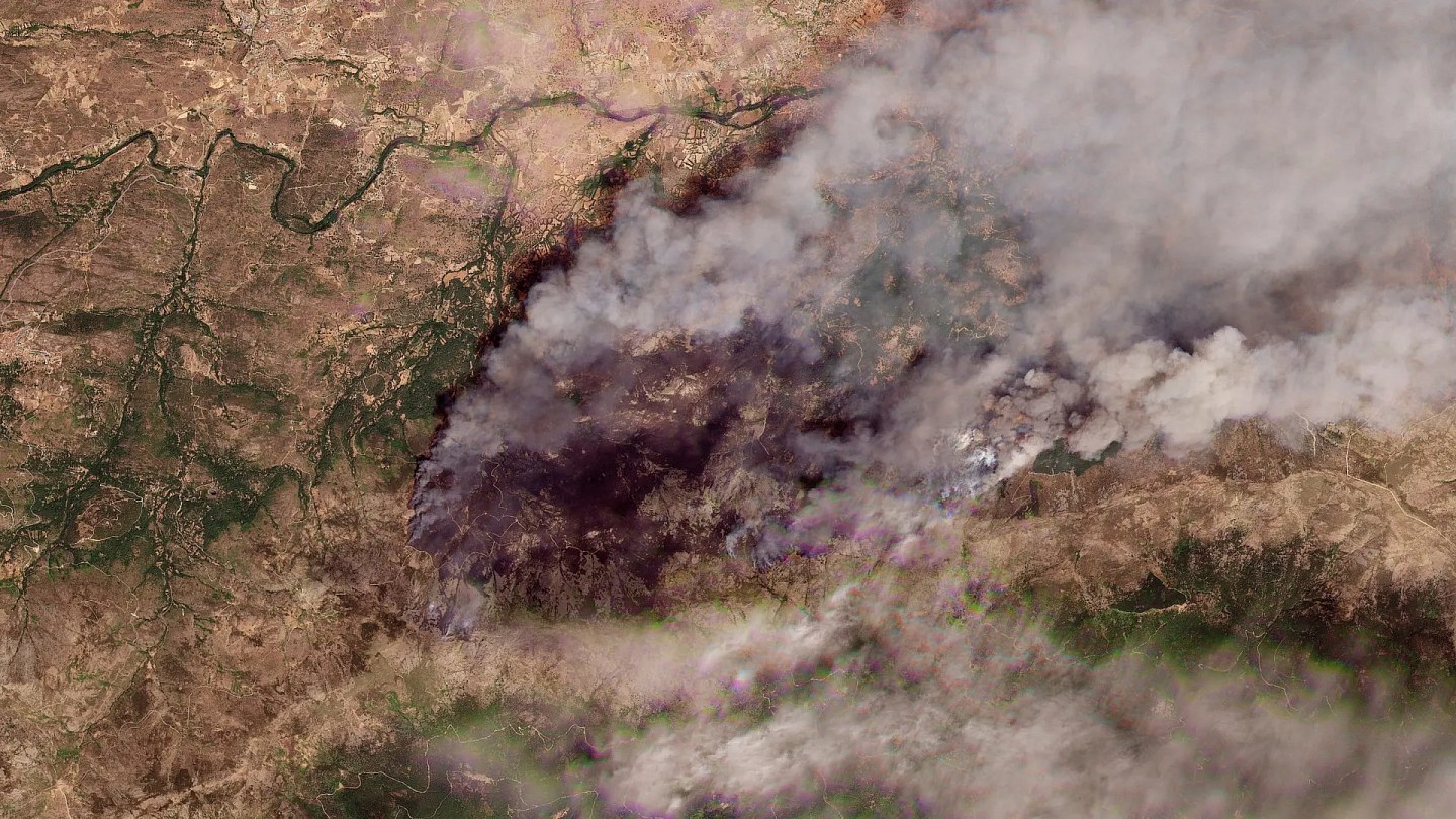Satellite images show before and after fires in Spain