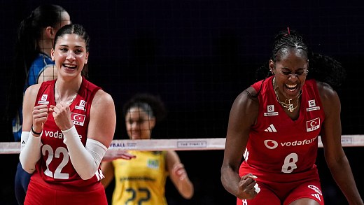 Brasil perde quinta final da Liga das Nações de Vôlei feminino e prolonga jejum