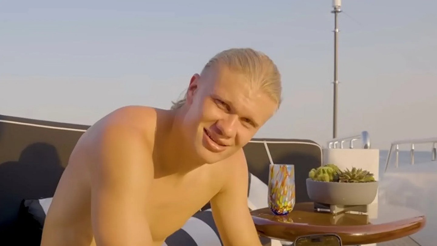 Haaland reacts to World Cup memes and gives a message about criticism