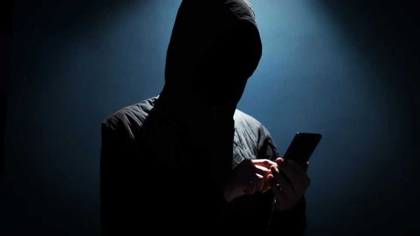Death of teenager leads police to group suspected of inducing young people to commit suicide online