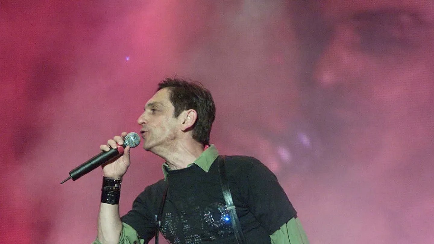 Paulo Miklos is hospitalized with pneumonia and cancels show in MG