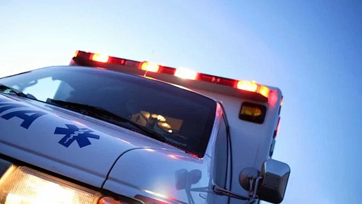 Two women die in traffic accident between car and truck in SC