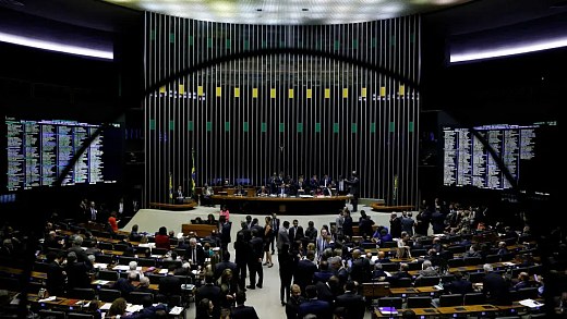 Congresso retorna com dúvidas sobre PEC do fim da 6x1 e prioridade para pautas do agro