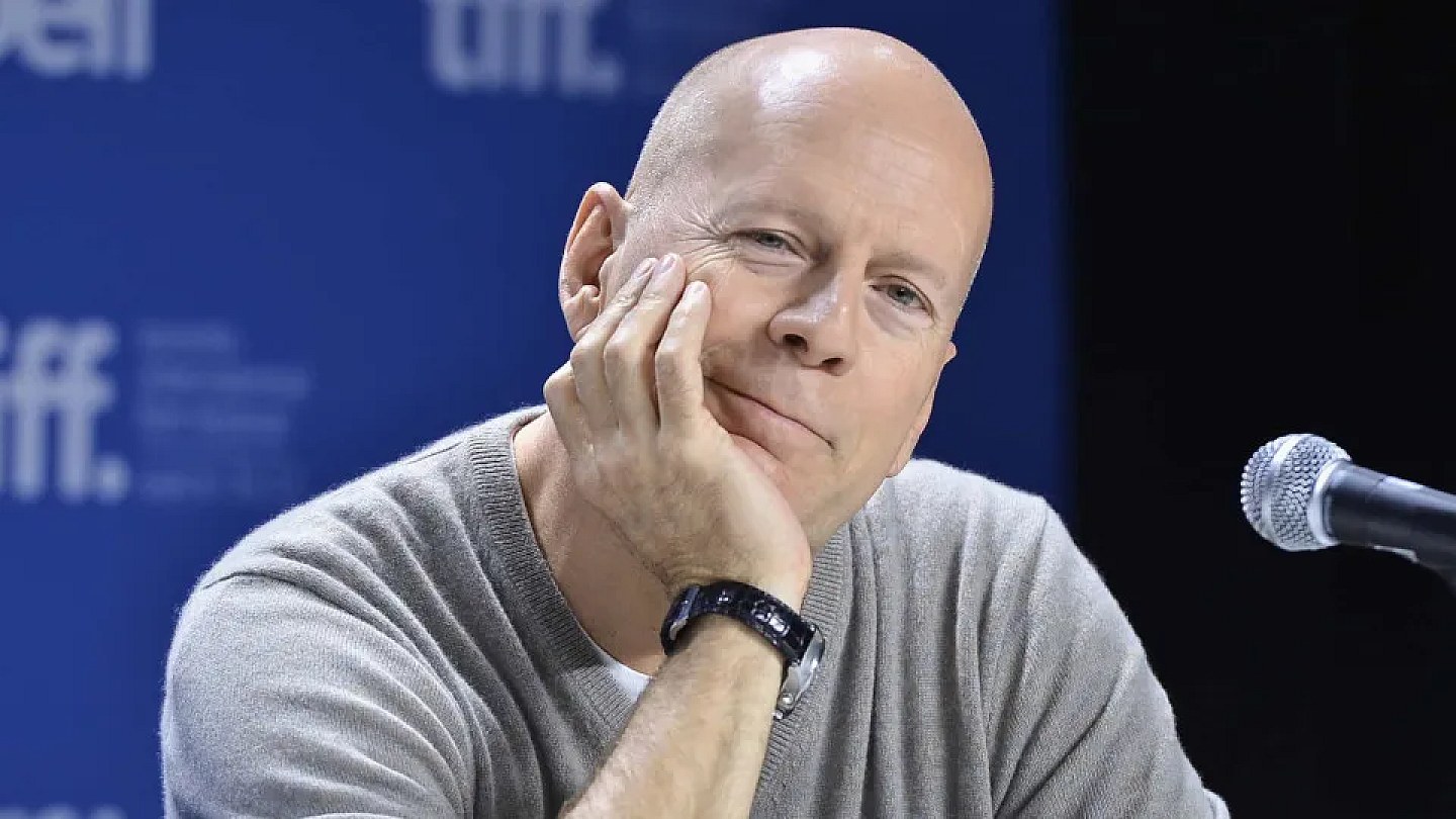 Bruce Willis reappears on rare walk through the streets of Los Angeles