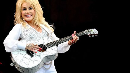 Dolly Parton deixou canção inédita em cápsula do tempo trancada até 2046