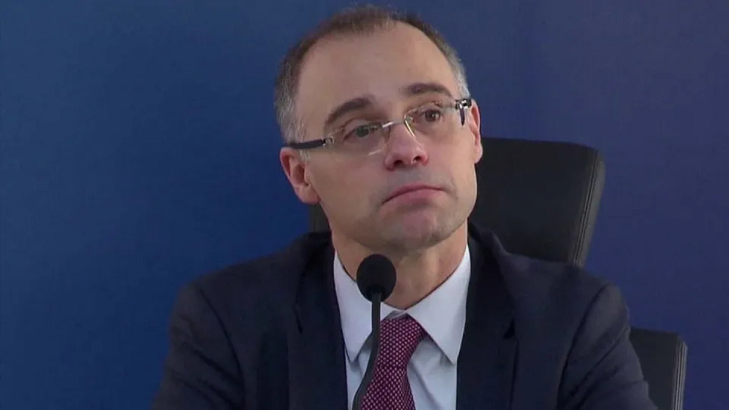 Instituto do qual Mendonça se afastou recebeu R$ 11,5 milhões de órgãos públicos sem licitação