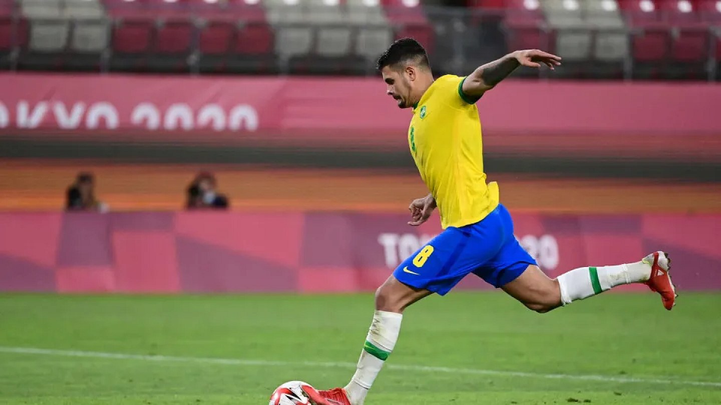 Arsenal plans to sign Bruno Guimarães for almost R$600 million