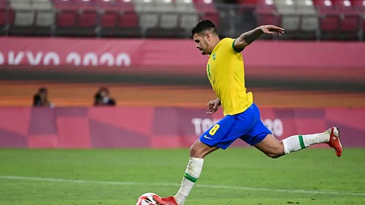 Arsenal plans to sign Bruno Guimarães for almost R$600 million