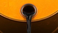 Oil ends the day on a high but plummets in the week with expectations for an agreement on Hormuz