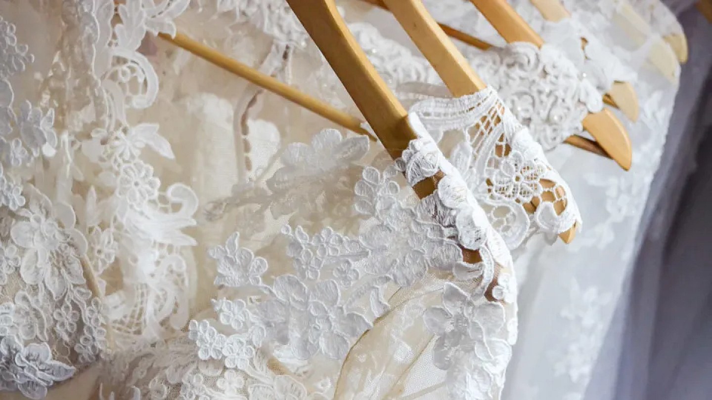 Loja de luxo de SP cancelou entrega de vestido de noiva 5 dias antes do casamento, diz médica