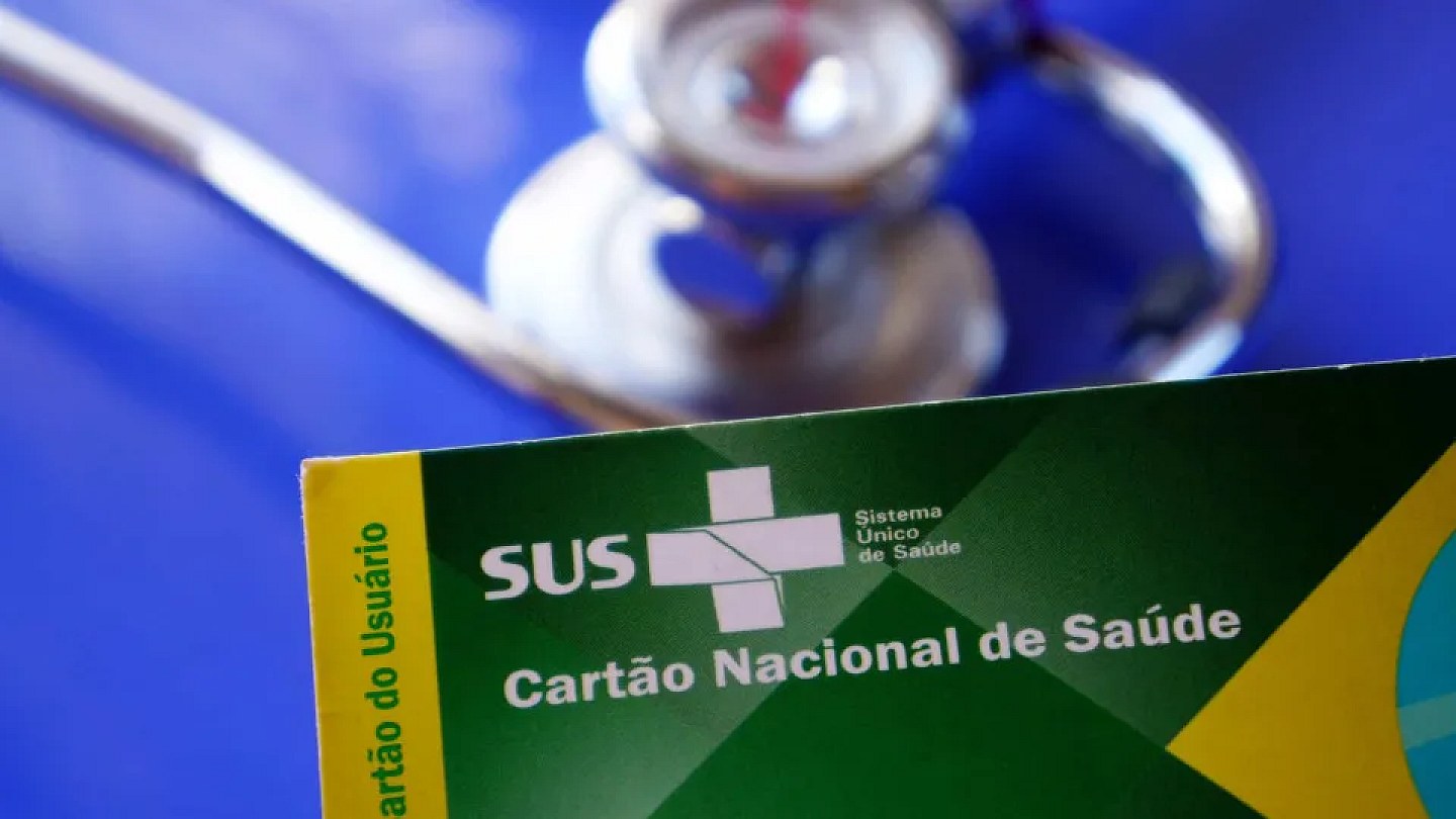 Influenciadora americana viraliza ao elogiar SUS após 12 dias de internação
