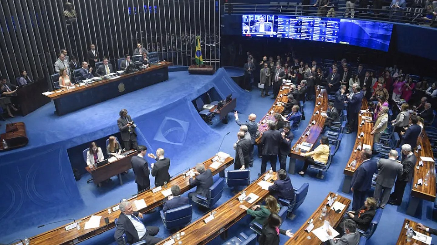 Veja como cada senador se posicionou sobre PEC do fim da 6x1, aprovada na CCJ