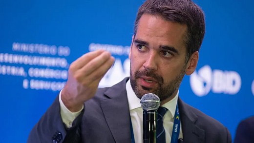 Eduardo Leite anuncia fim de união estável com médico Thalis Bolzan