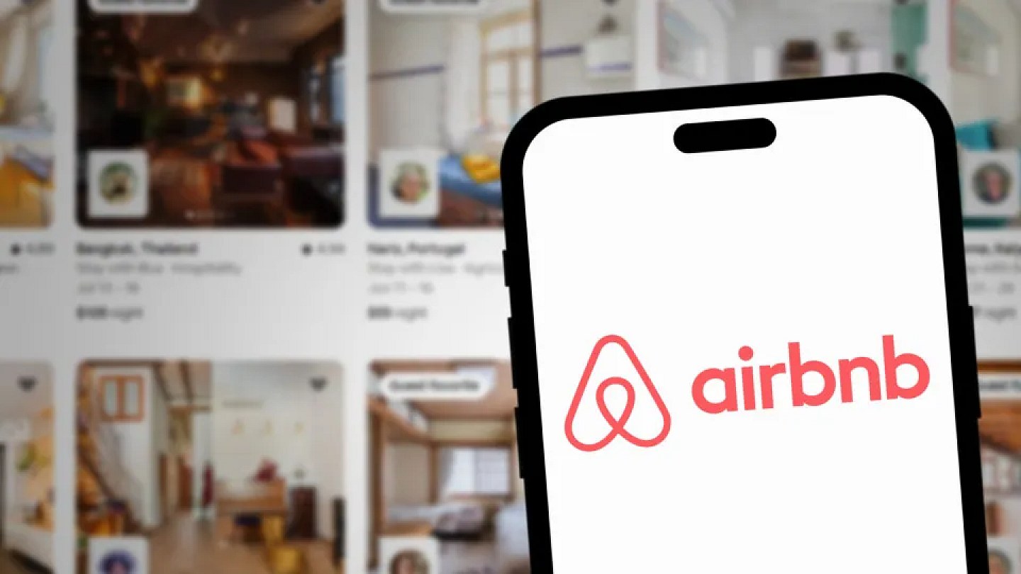 Airbnb begins removing 1,600 public housing listings in the city of SP
