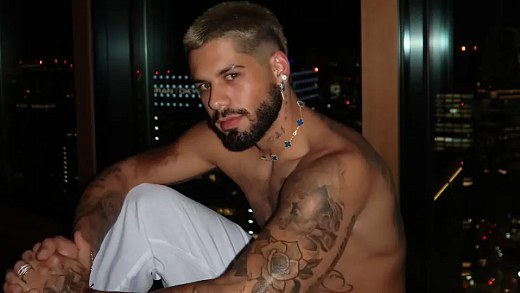 Zé Felipe is reported to protection agencies after video with youngest son
