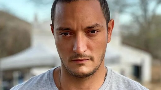 Allan Souza Lima says he was almost beaten by the villain of 'Quem Ama Cuida'