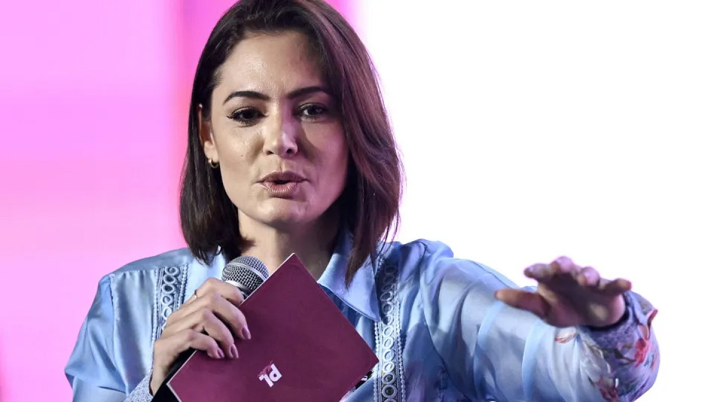 Michelle Bolsonaro tries to contain negative repercussions after praising Lula's program