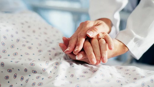 Early-onset Alzheimer's led Canadian influencer to assisted death