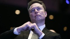 Musk ironiza Sam Altman após Apple acusar OpenAI de roubo de segredo industrial