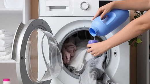 Hot water can ruin clothes; see which items to wash with cold water