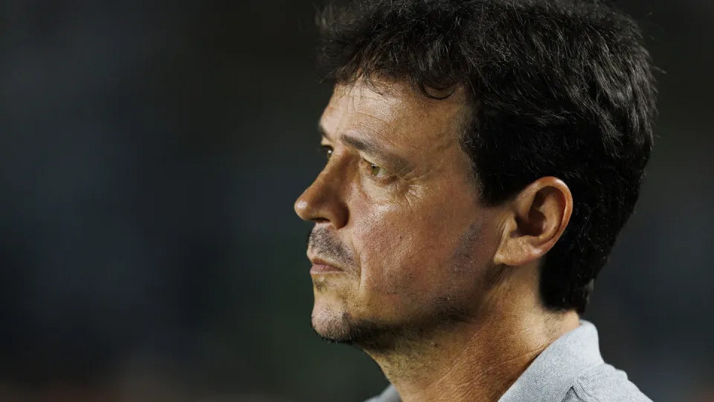Diniz se diz ansioso para contar com Memphis no Corinthians: 'Vai dar peso para o time'