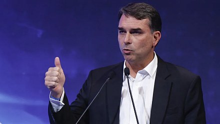 PGR asks that Flávio Bolsonaro be heard for slander against Lula