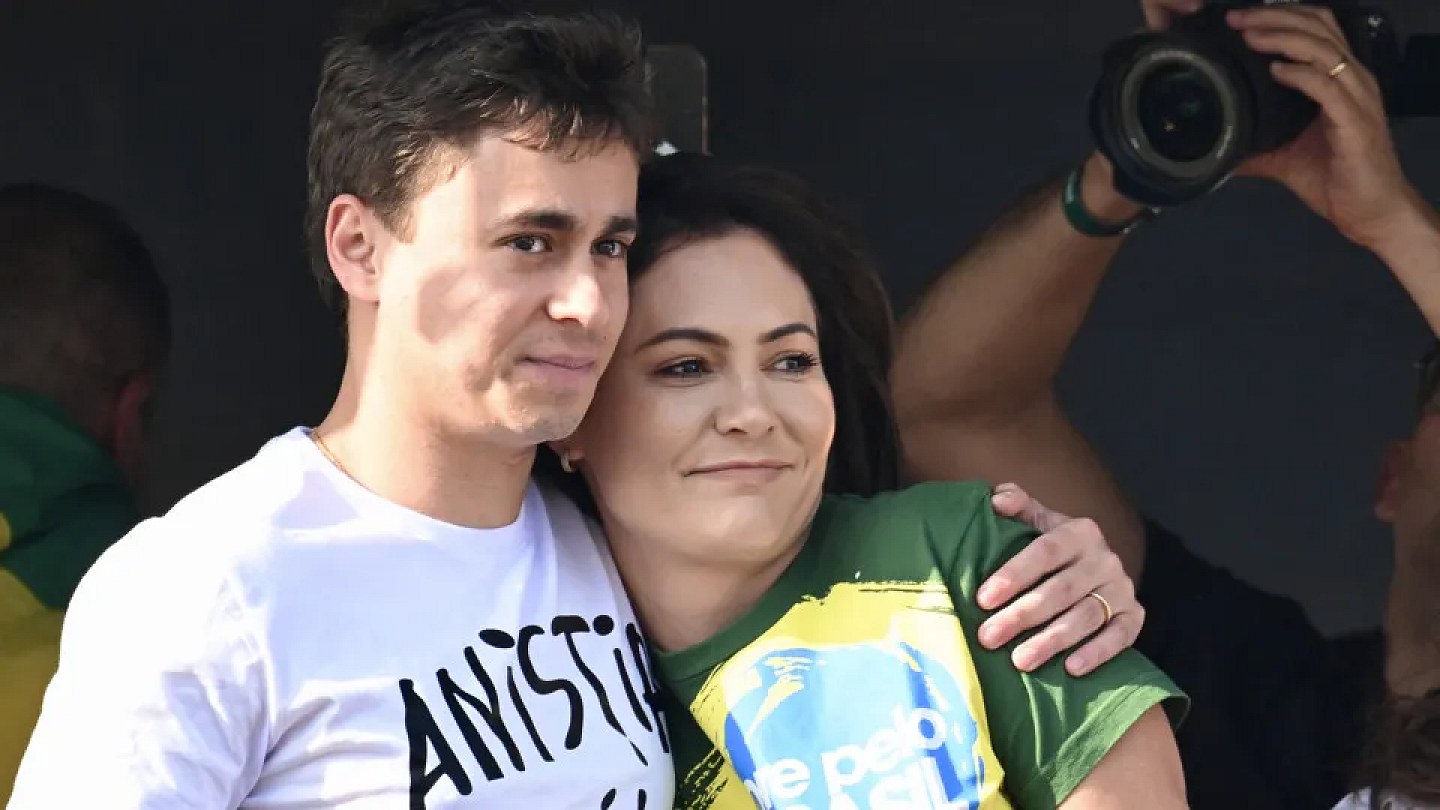 Michelle Bolsonaro receives a nickname on the right after a fight with Flávio; look