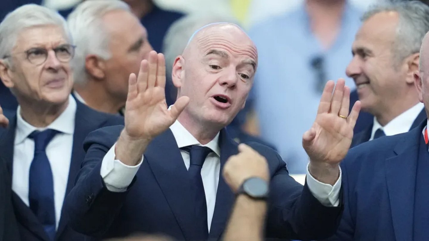 FIFA riot against Infantino: "It's a total shame"