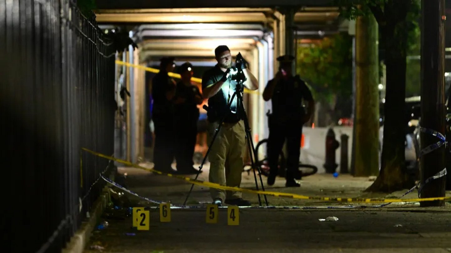 Shooting in New York leaves eight injured, including four children