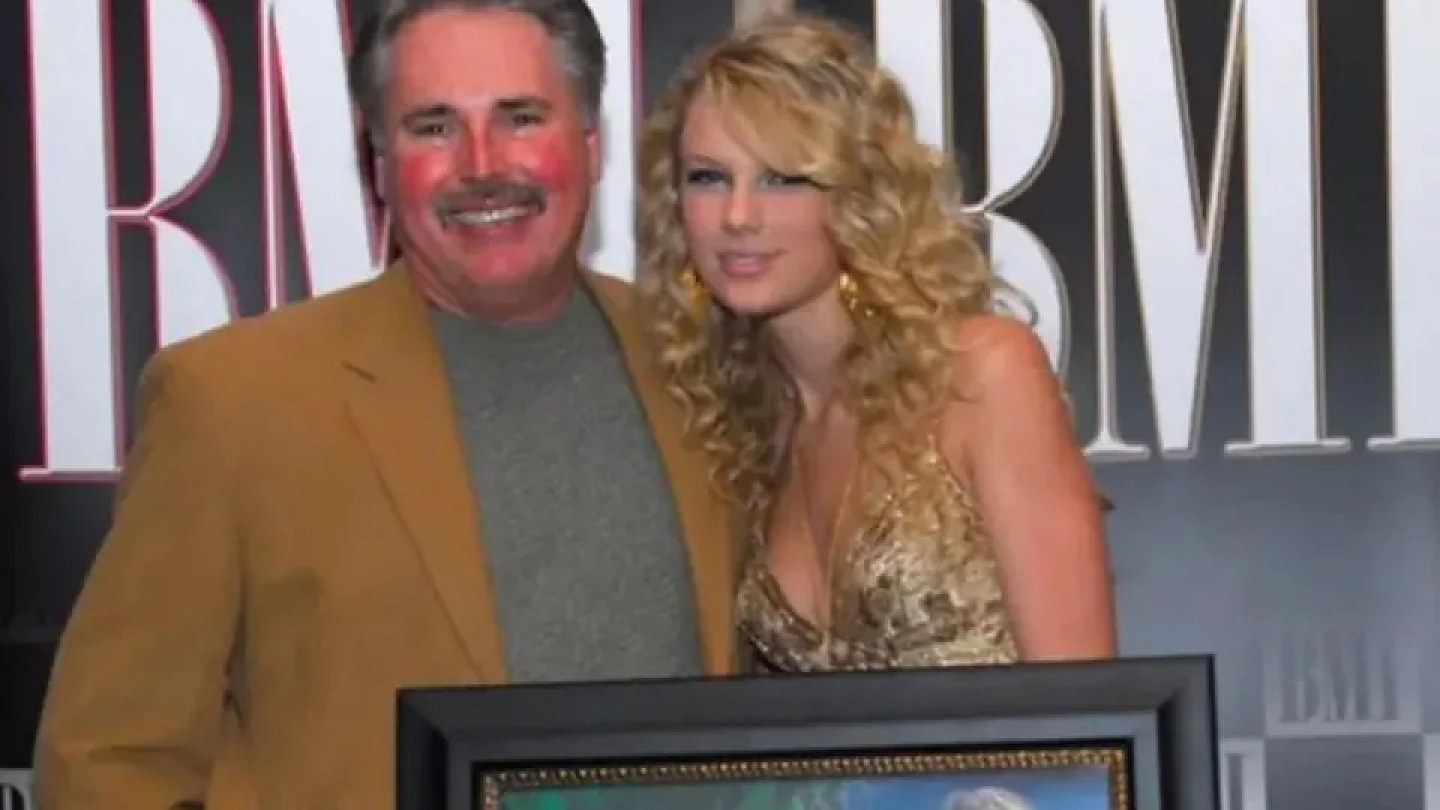 Taylor Swift's favorite teacher dies on the singer's wedding day
